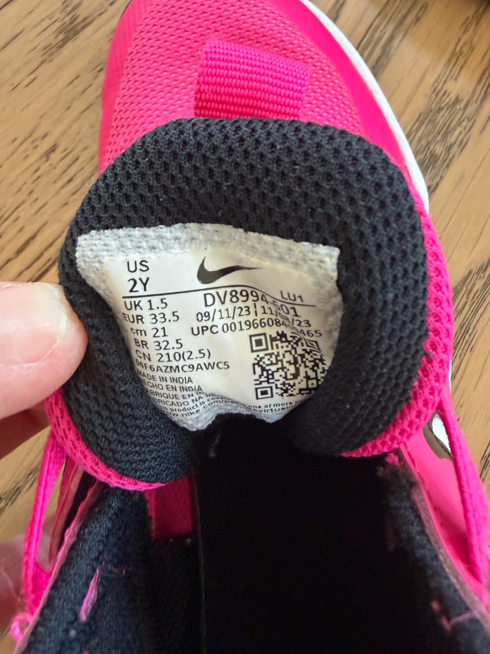 Nike Girls Boys Team Hustle D11 Basketball Sneakers Pink & Black Size 2 - Picture 8 of 10